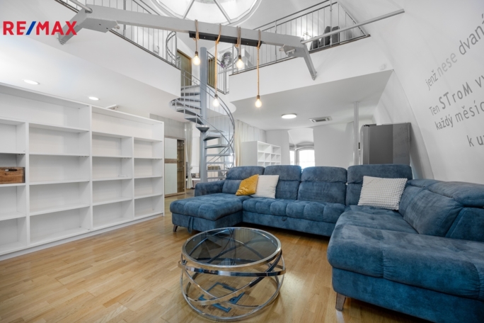 Pronájem atypického bytu, 146 m2, Praha