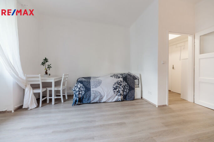 Pronájem bytu 1+kk, 27 m2, Praha - obrázek 8