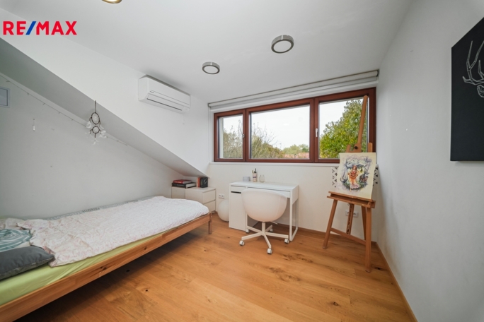 3076811.jpg 3076811.jpg