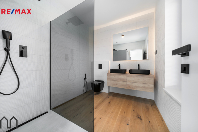 2857626.jpg 2857626.jpg