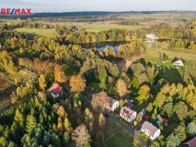 3070735.jpg 3070735.jpg