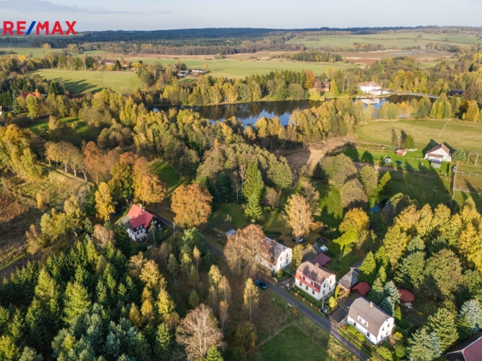 3070735.jpg 3070735.jpg