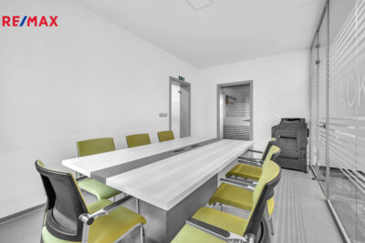 2703557.jpg 2703557.jpg