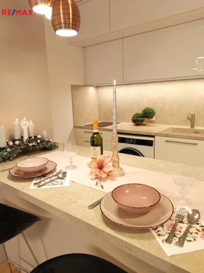 Pronájem bytu 1+kk, 40.2 m2, Praha