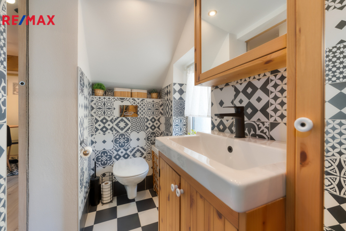 2813556.jpg 2813556.jpg