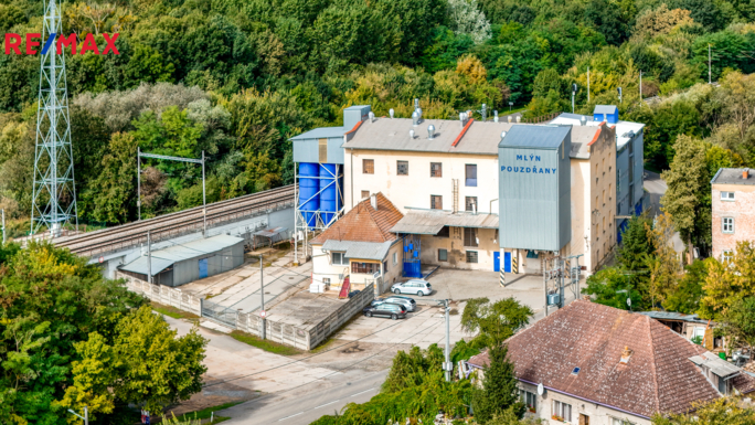 Prodej výrobního prostoru, 4050 m2, Pouzdřany