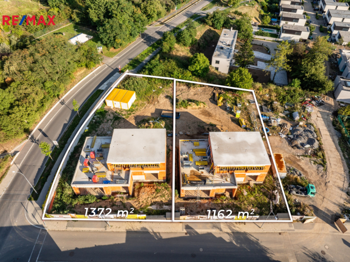 2952676.jpg 2952676.jpg