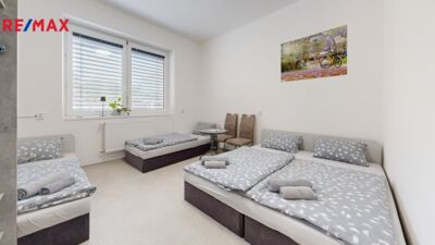 3041888.jpg 3041888.jpg