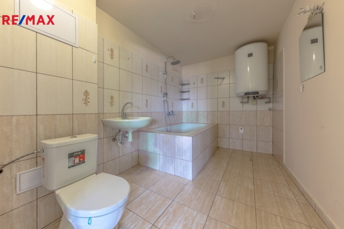 3037986.jpg 3037986.jpg