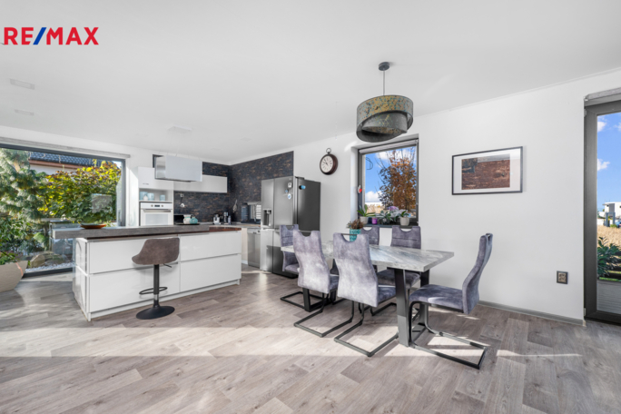 3073066.jpg 3073066.jpg