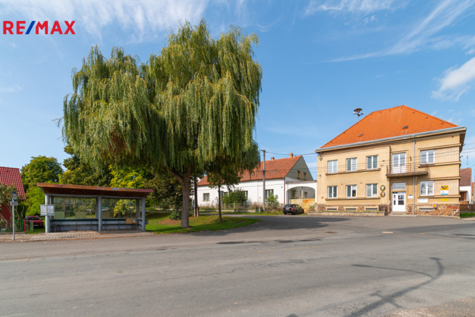 3076503.jpg 3076503.jpg