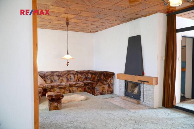 Prodej třípodlažního  rodinného domu 6 + 1 + technické místnosti - obrázek 11