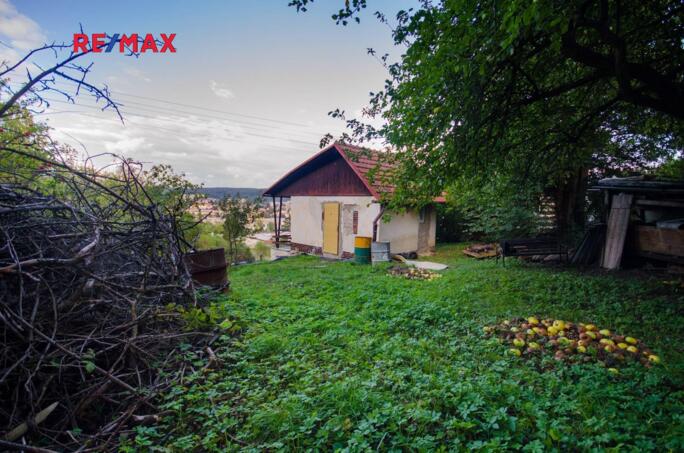 Chata 34 m2, pozemek 300 m2 - obrázek 10