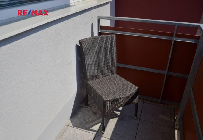 Pronájem bytu 1+kk 42m2 - obrázek 11