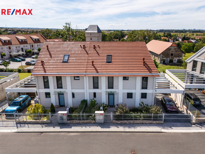 3157832.jpg 3157832.jpg