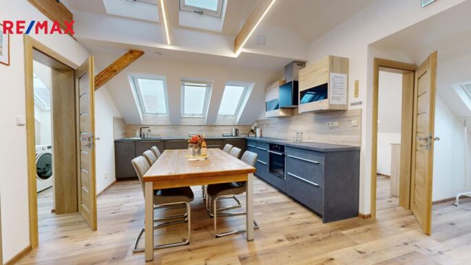 3041881.jpg 3041881.jpg