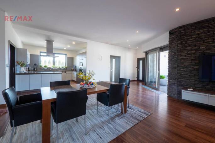 Prodej rodinného domu, 256 m2, Hvozdec - obrázek 8