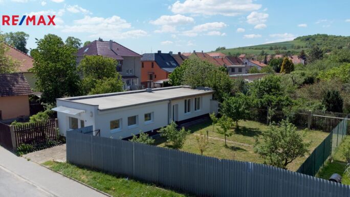 Pronájem obchodního prostoru, 56 m2, Oslavany - obrázek 1