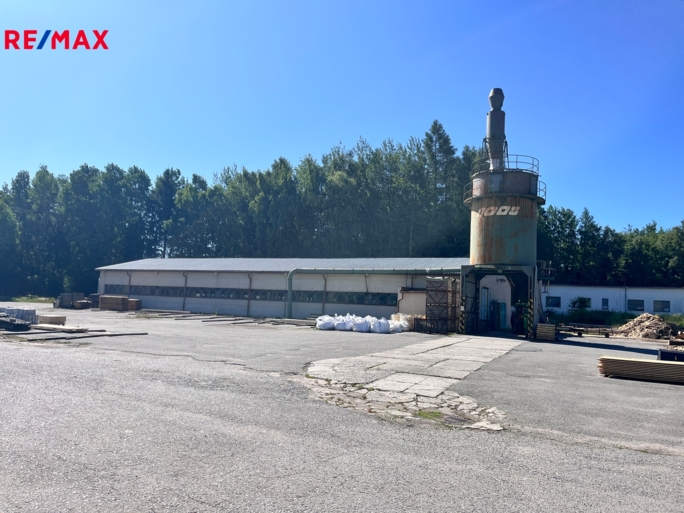 Pronájem výrobního prostoru, 1100 m2, Olešná