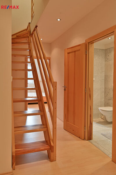 2703449.jpeg 2703449.jpeg