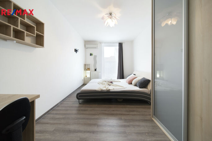 2573161.jpg 2573161.jpg