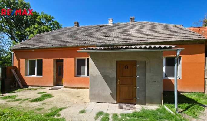 2942157.jpg 2942157.jpg