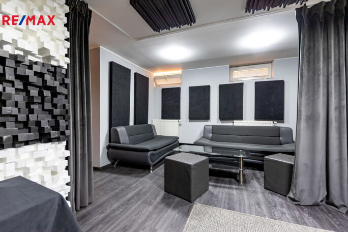 3071395.jpg 3071395.jpg