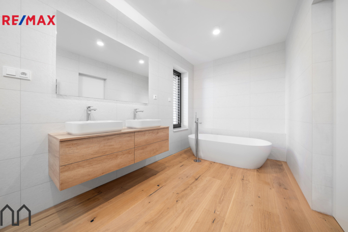 2845770.jpg 2845770.jpg