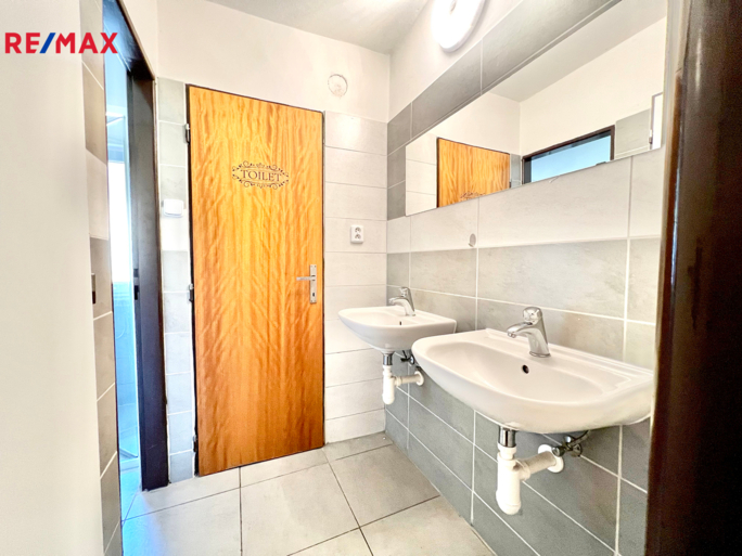 2690339.jpg 2690339.jpg