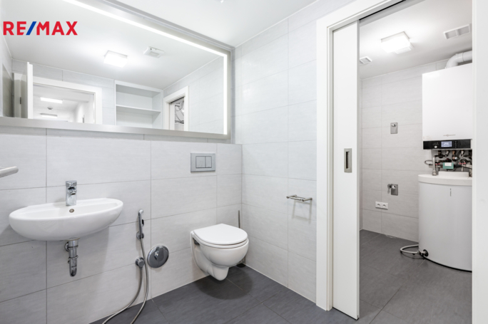 3067576.jpg 3067576.jpg