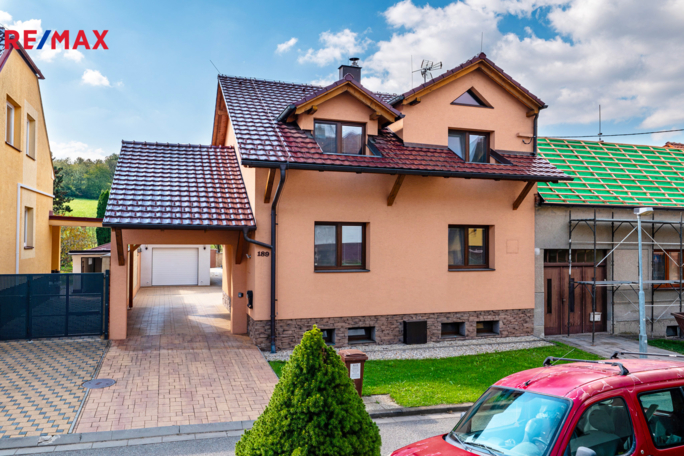 Prodej rodinného domu, 351 m2, Uherské Hradiště - obrázek 2