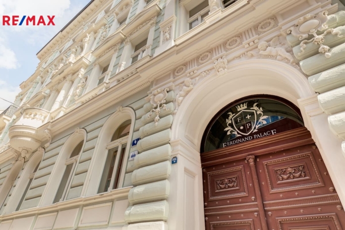 Prodej atypického bytu, 20 m2, Praha - obrázek 1