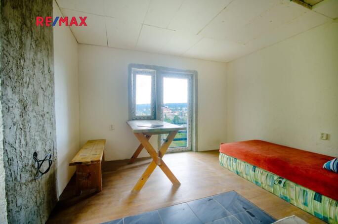 Chata 34 m2, pozemek 300 m2 - obrázek 3