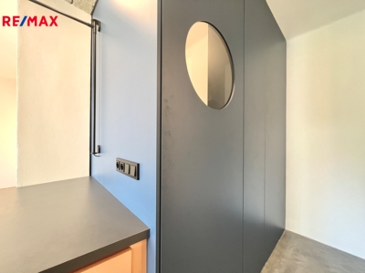 2984882.jpeg 2984882.jpeg