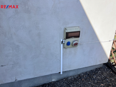 2735845.jpg 2735845.jpg