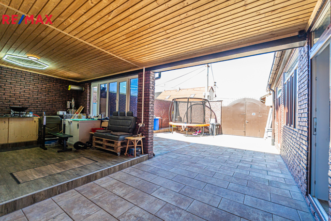 2740082.jpg 2740082.jpg