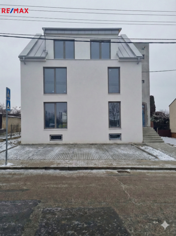 Prodej bytu 3+1, 79 m2, Moravany