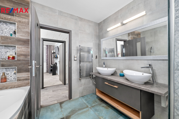 3073084.jpg 3073084.jpg