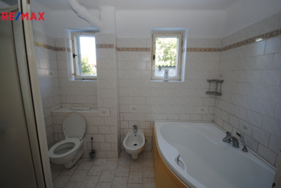 3057833.jpg 3057833.jpg