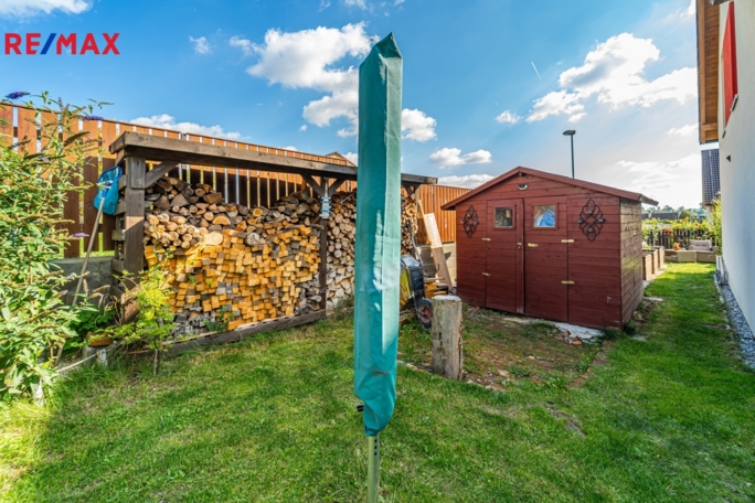 3033855.jpg 3033855.jpg