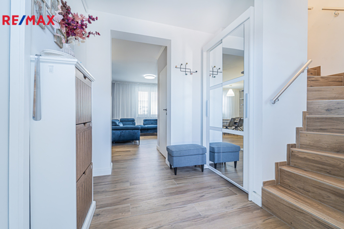 2740058.jpg 2740058.jpg