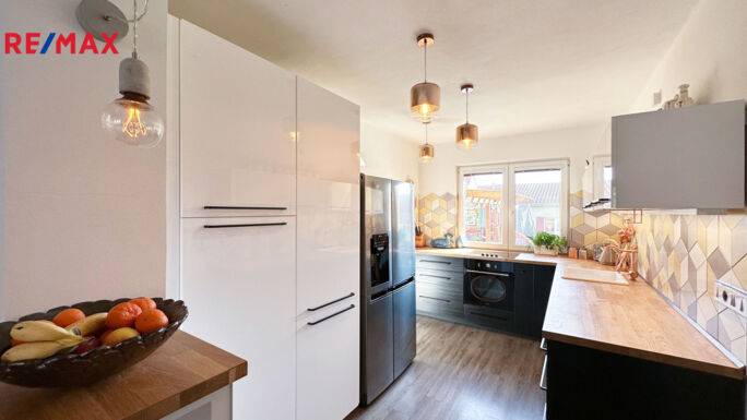 Prodej vily, 349 m2, Hostivice - obrázek 8