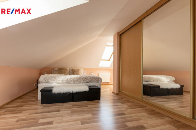 3071390.jpg 3071390.jpg