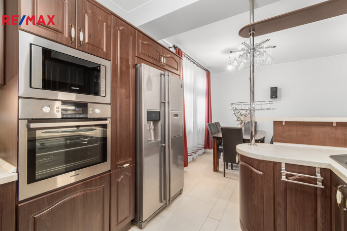 2713036.jpg 2713036.jpg