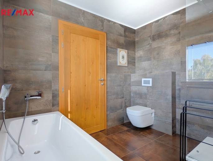 3066692.jpg 3066692.jpg