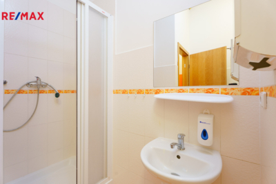 3050376.jpg 3050376.jpg