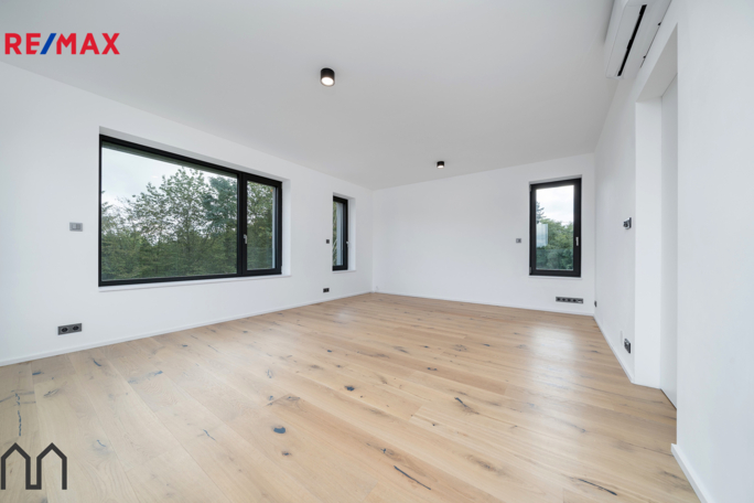 2857627.jpg 2857627.jpg