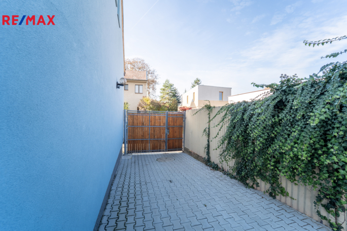 3068229.jpg 3068229.jpg