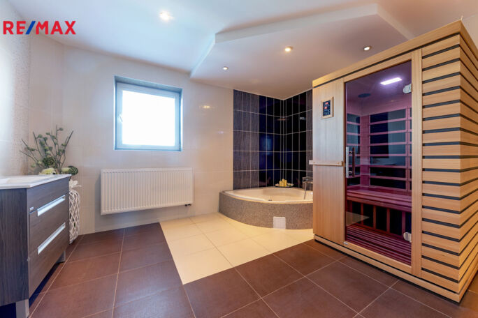 3071375.jpg 3071375.jpg