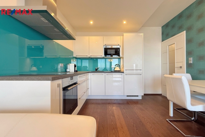 Pronájem bytu 2+kk, 47 m2, Praha